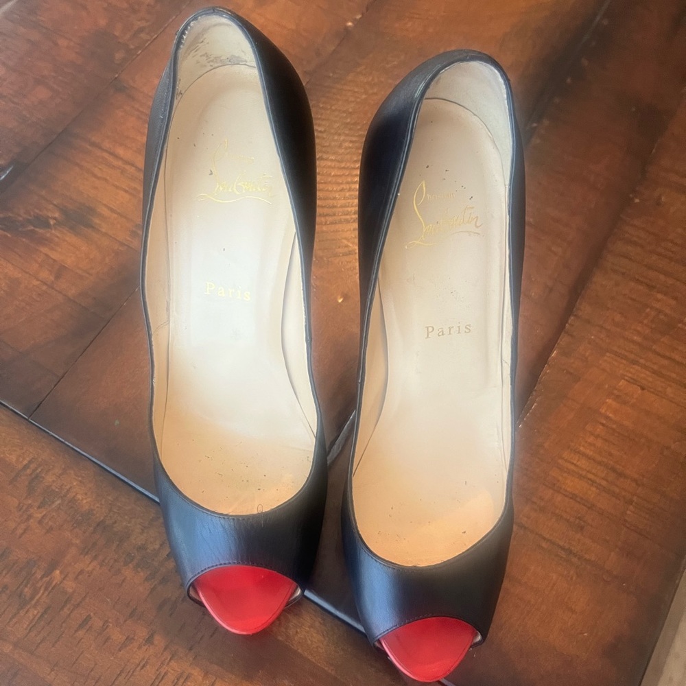 - Christian Louboutin red toes - Picture 6 of 8